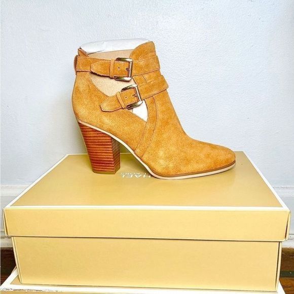 NEW WITH BOX & GIFT BOX- Michael Kors Walden Suede Bootie, Size 9.5 Acorn - Picture 4 of 6